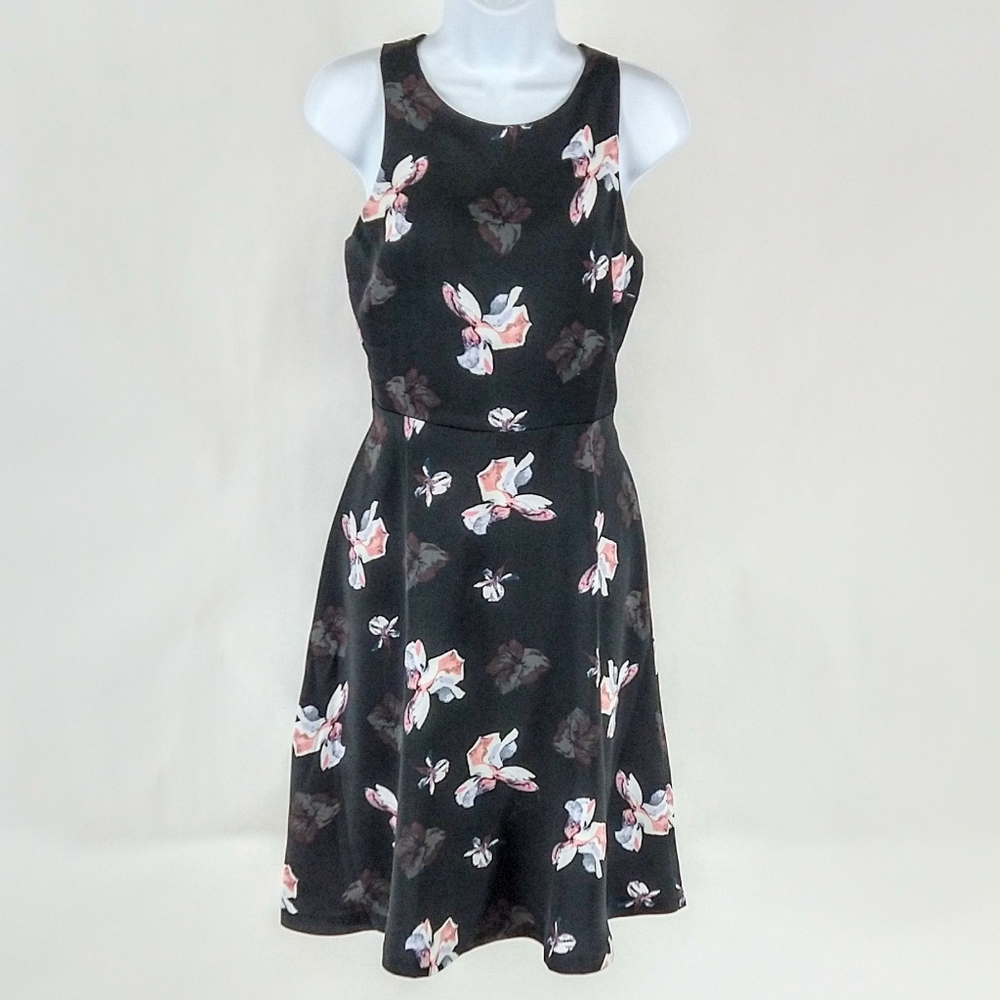 Banana Republic floral dress - Picture 7 of 8